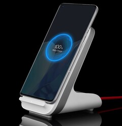 Auch drahtlos lädt das OnePlus 9 Pro dank zweier Akkuzellen mit bis zu 50 Watt.