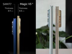 Marketing vs. Realität: Das Honor Magic V5 ist in der Realität dicker als das Samsung Galaxy Z Fold 7. (Bildquelle: Honor/Ice Universe, editiert)