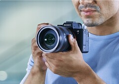Die abgebildete Sony A7 IV könnte schon bald einen Nachfolger erhalten. (Bildquelle: Sony)