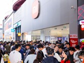 Zum Xiaomi 17 Verkaufsstart am heutigen 27. September gab es lange Schlangen und einen Rekord. Auch der Import ist bereits möglich: (Bildquelle: Xiaomi)