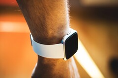 Bis 2025 sollen sämtliche Fitbit-Accounts in Google-Konten integriert werden. (Bild. Kamil S)