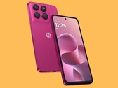 Motorola Moto G37 in Pantone Fuchsia Red mit sichtbaren Rückkameras und Frontdisplay