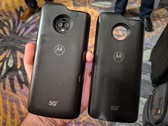 Das Moto Mod 5G kann in der Praxis nicht die volle Geschwindigkeit von 5G ausreizen. (Bild: The Verge)
