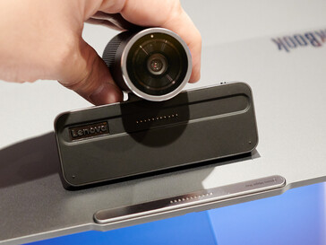 Gut zu sehen: Die Pins der Kamera und die Auflagefläche am Notebook. (Foto: Andreas Sebayang/Notebookcheck.com)