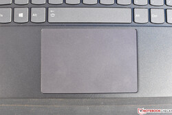 Abgesehen von zwei separaten dedizierten Maustasten gibt es am Touchpad nichts mehr zu verbessern