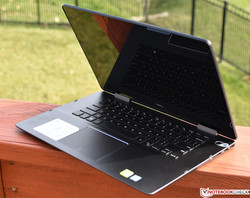 Im Test: Dell Inspiron 15 7000 2-in-1 Black Edition. Testgerät zur Verfügung gestellt von Dell USA