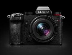 Die Lumix S5D ist aktuell eine der günstigsten Vollformat-Kameras am Markt.