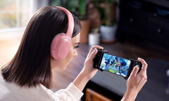 Die Razer Opus X werden in auffälligem Pink, in strahlendem Grün oder in dezentem Weiß angeboten. (Bild: Razer)