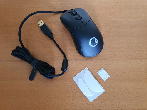 Ersatz-Gleitpads sind im Lieferumfang enthalten