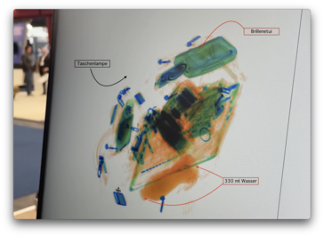 CT-Scan etwas seitlich.