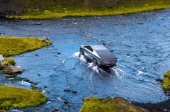 Teslas Marketing zeigt den Cybertruck schonmal beim Überqueren eines Flusses. (Bild: Tesla)