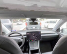 Das Model Y Robotaxi fährt ohne Sicherheitsmonitor. (Bildquelle: TSLA99T)