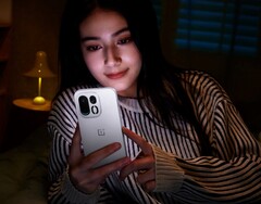 Das OnePlus Ace 7 Pro packt einen Lüfter ins quadratische Kameramodul.