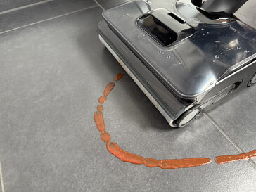 Tineco Floor One S9 Artist im Ketchup-Härtetest