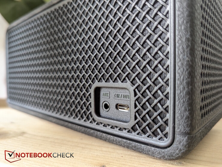 Klinken-Eingang und USB-Port zum Laden und für die Powerbank-Funktion