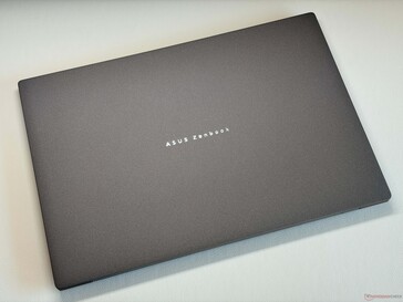 Asus ZenBook S16 UM5606GA.