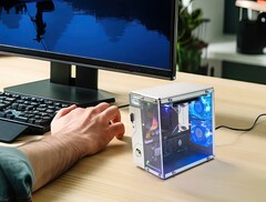 Das Pironman 5 Gehäuse spendiert dem Raspberry Pi 5 den Look eines Gaming-PCs. (Bild: SunFounder)