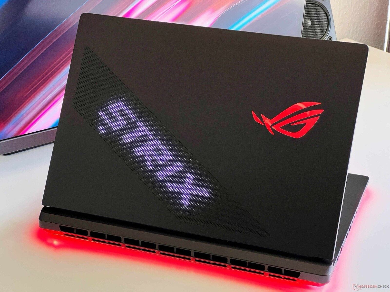 Asus ROG Strix Scar 18 startet mit RTX 5090, Mini-LED-Display und ...
