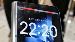 Das breitere Xiaomi Mix Fold 5 taucht in einem ersten Hands-On-Bild auf und läuft bereits mit HyperOS 4.