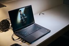 Beim Spielen überzeugt das 240Hz G-Sync OLED
