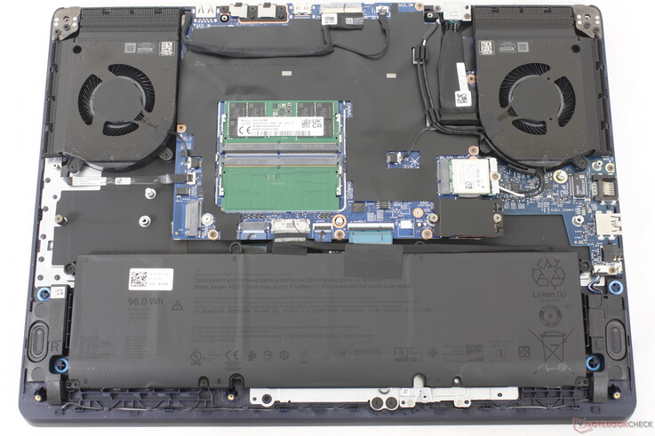 2025er Alienware 16X Aurora zum Vergleich