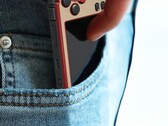 Der Miyoo A30 kann Retro-Spiele emulieren und passt in die Hosentasche. (Bild: Miyoo)