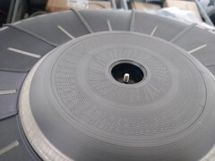 Mit Beleuchtung: Projekt macht aus dem Raspberry Pi ein NAS auch für 3,5-Zoll-Laufwerke (Bild: HarryTheB)