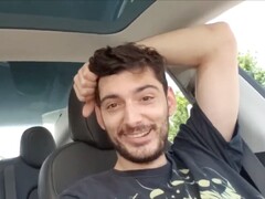 Der bekannte Livestreamer Paul Denino konnte sich nach einem 500.000 Dollar Crypto-Scam einen neuen Tesla leisten (Bild: Ice Poseidon)