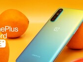 Das OnePlus Nord LE unterscheidet sich nur durch den schicken Farbverlauf auf der Rückseite vom regulären OnePlus Nord. (Bild: OnePlus)