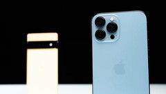 Das Apple iPhone 13 Pro Max ist im neuen Vergleich nur minimal schneller als das Pixel 6 Pro. (Bild: PhoneBuff, YouTube)