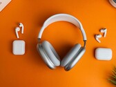 Die Apple AirPods Max und die AirPods Pro der ersten Generation erhalten ein Upgrade per Software-Update. (Bild: Akhil Yerabati)