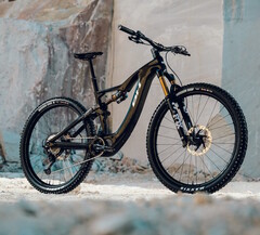 BH iLYNX+: Neues E-Fully mit Carbonrahmen