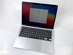 Apple MacBook Air M1 bei Otto zum Bestpreis dank vierfachem Rabatt (Bild: Notebookcheck)