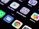 Android-Smartphone mit App-Übersicht und Einstellungen-Symbol (Symbolbild zum Juni-Sicherheitsupdate 2026)
