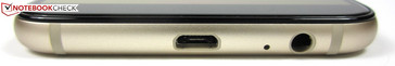 Fußseite: Micro-USB-2.0-Port, Mikrofon Kopfhörerbuchse
