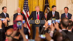 Foxconn: Display-Fabrik in Wisconsin, Trump jubelt