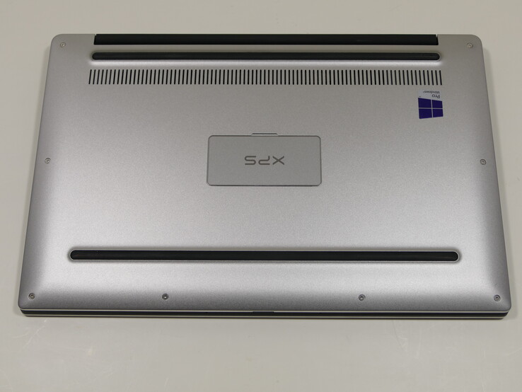 Gerät mit der Unterseite nach oben platzieren