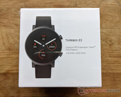 Die Mobvoi TicWatch E3 wird mit dem Snapdragon Wear 4100+ beworben, aber nicht mit diesem Chip geliefert. (Bild: Alex Alderson / Notebookcheck)