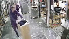 Der gesamte Raubzug wurde durch Überwachungskameras aufgezeichnet. (Bild: Mash)