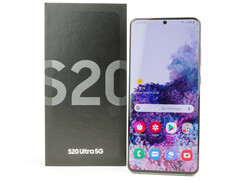 Das Galaxy S20 Ultra besitzt ein großes 120-Hz-Display.