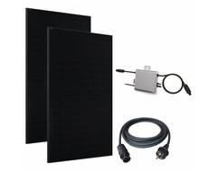 Balkonkraftwerk zur Produktion von klimafreundlichem Solarstrom mit JA-Solar-Modulen (Bild: JA Solar, Hoymiles)