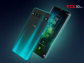 Das TCL 10 Pro muss auf 5G verzichten, dafür gibt's ein gekrümmtes OLED-Display. (Bild: TCL)