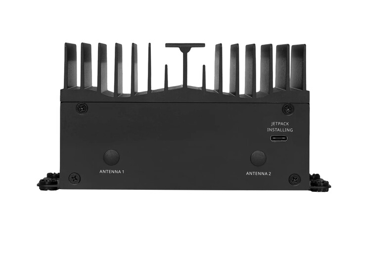Vorderseite des Industrie-Mini-PCs MSI MS-C9ZA