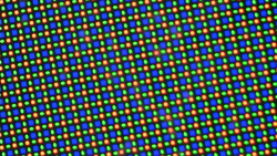 Anordnung der Sub-Pixel bestehend aus einer roten, einer blauen und zwei grünen Leuchtdioden