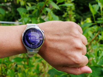 Watch 5 (42 mm) im Freien