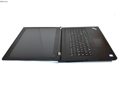 Das Lenovo ThinkPad P73 läuft leise, erwärmt sich dafür aber stark