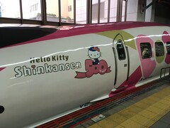 Der Hello Kitty Shinkansen in Hakata. (Bildquelle: Andreas Sebayang/Privat)