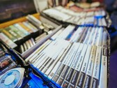 Statt Spielen auf Disc stehen in diesem Gaming-Regal nur noch Karten mit Downloadcodes – für viele Fans ein düsterer Blick in die Zukunft.