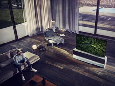 LG Signature OLED TV R Modell 65R9 mit einrollbarem Display.