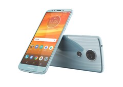 Sieht aus wie eine Dual-Cam ist aber keine: Ein Pressebild vom Moto E5 Plus.